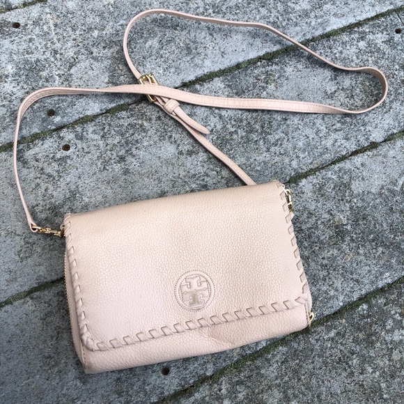Tory Burch Handbags - Tory Burch Marion Flat Wallet Crossbody Light Oak